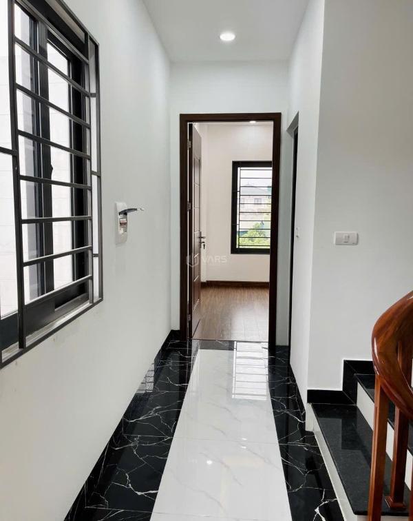Bán 🏬 nhà ngũ hiệp thanh trì dt45m 5 tầng giá 5 tỷ850 ngõ thông oto đỗ cửa vào nhà