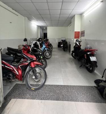 Bán Nhà mặt phố 76m²