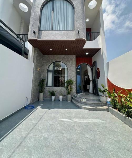 Cần bán Nhà trong hẻm 100m²