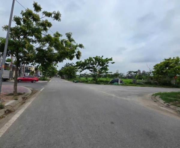 Cần bán 🆘 lô đất đấu giá nhìn vườn hoa Khắc Niệm - Bắc Ninh. Giá rẻ 6 tỷ