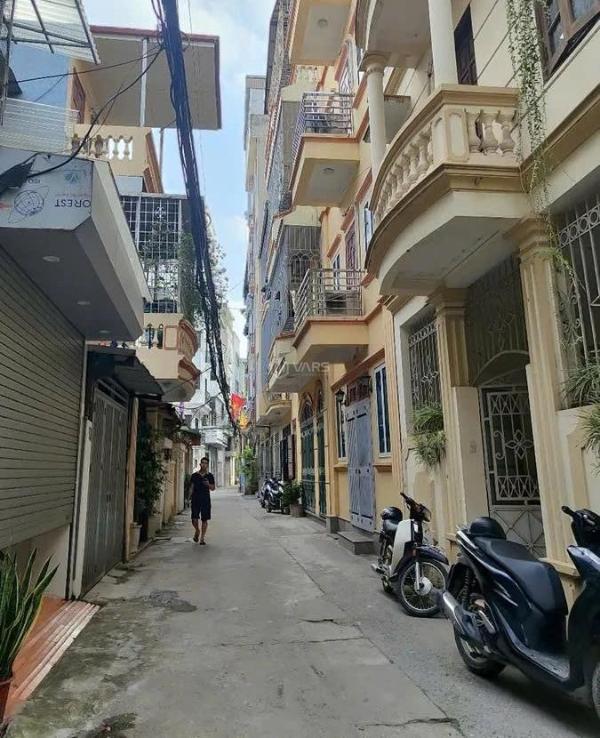 Bán nhà hai mặt thoáng thái hà ô tô 🏣 vào nhà, 67m² x 5 tầng, sổ đỏ chính chủ