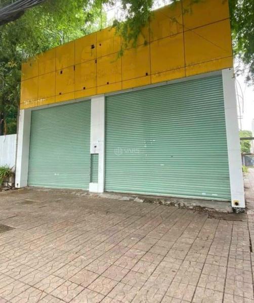Cho thuê Nhà mặt phố 352m²