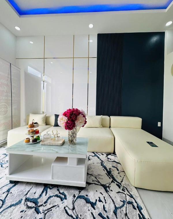 Bán Nhà mặt phố 99m²