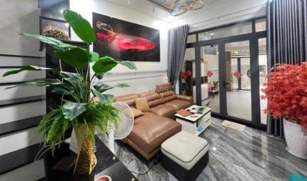 NHÀ ĐẸP, TẶNG FULL NỘI THẤT – HẺM XE TẢI TRÁNH 🏬 – LÀNG TĂNG PHÚ, TNP A