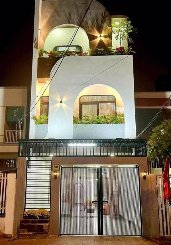 Cần bán Nhà mặt phố 65m²