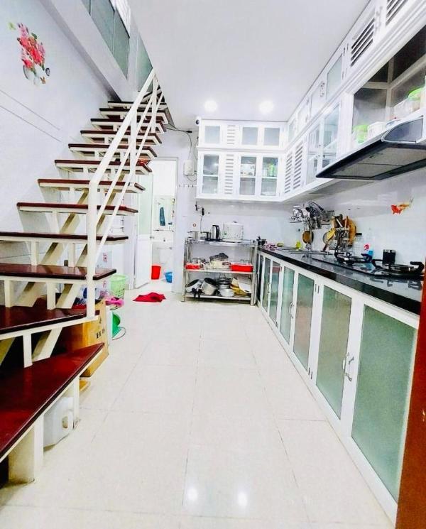 Hẻm xe hơi tới nhà lê văn sỹ phú nhuận 42m2-3 tầng - an ninh - chỉ 6 ☘ tỷ