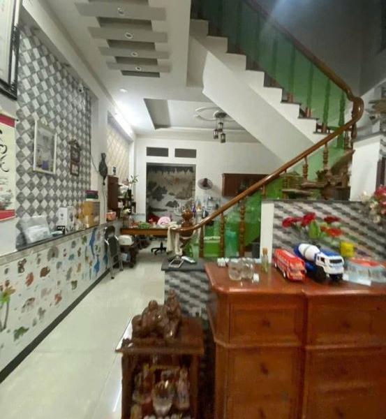 Cần bán Nhà trong hẻm 67m²