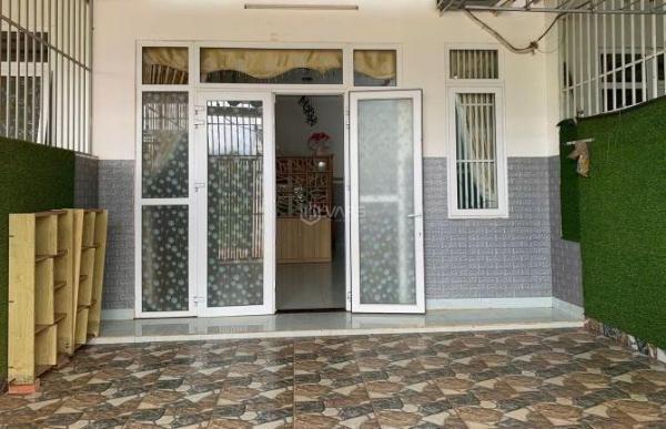 Cho thuê nhà sân oto bán 👍 tải 100m2, 2pn hẻm 473 Ymoan - Tân Lợi
