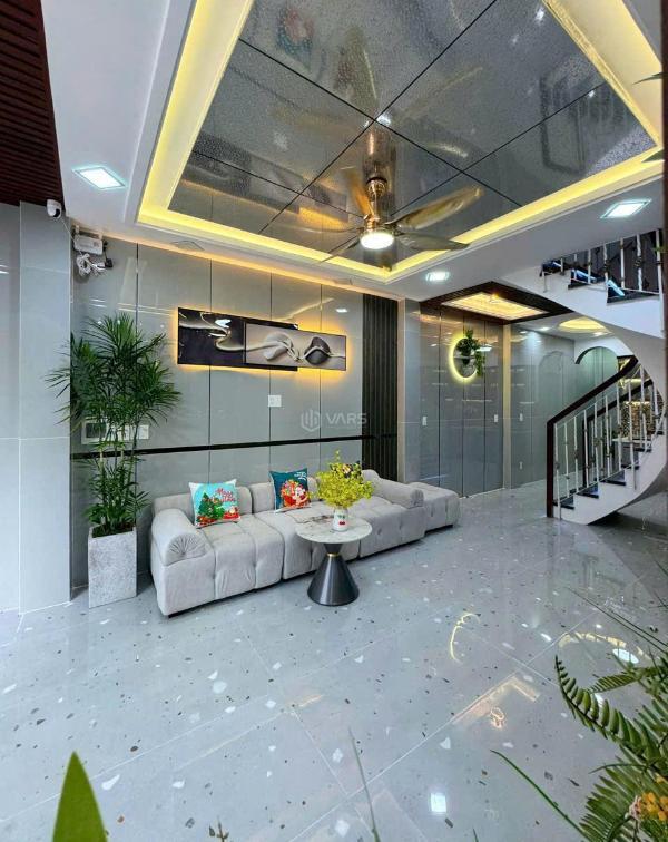 Bán nhà 🏚️ 3 tầng mới tinh tặng full nội thất hậu giang q6