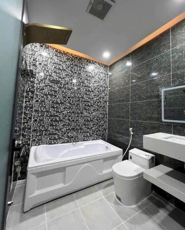 Chủ cần bán Nhà mặt phố 80m²
