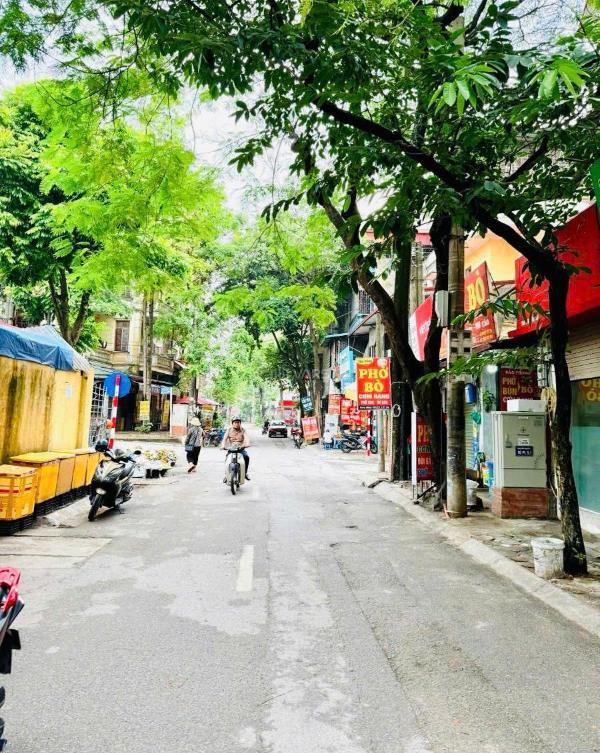 Bán Nhà mặt phố 70m²