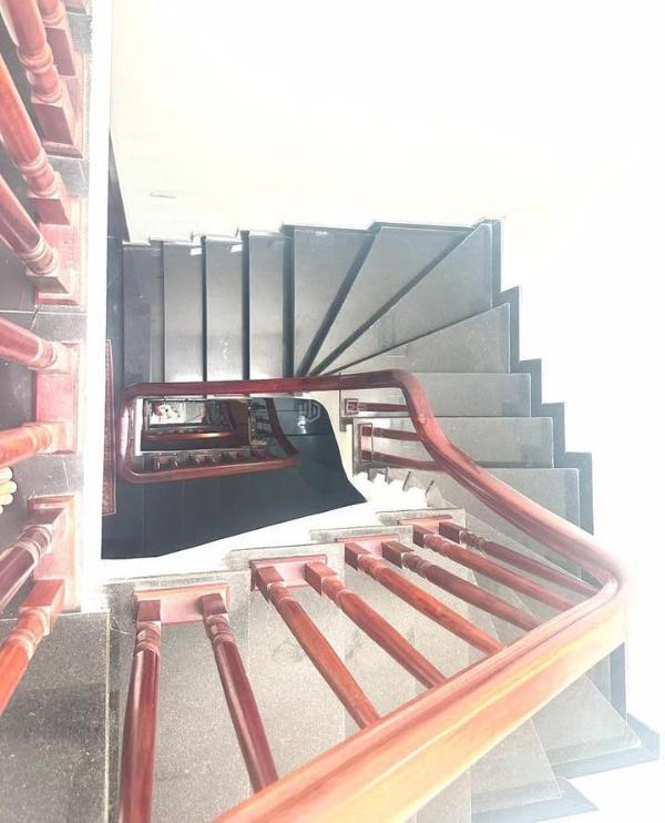 Bán nhà phố 🏤 yên lạc, hai bà trưng 54m, 5 tầng, mt 4.5m. giá: 15.6 tỷ. lh: 09371*****