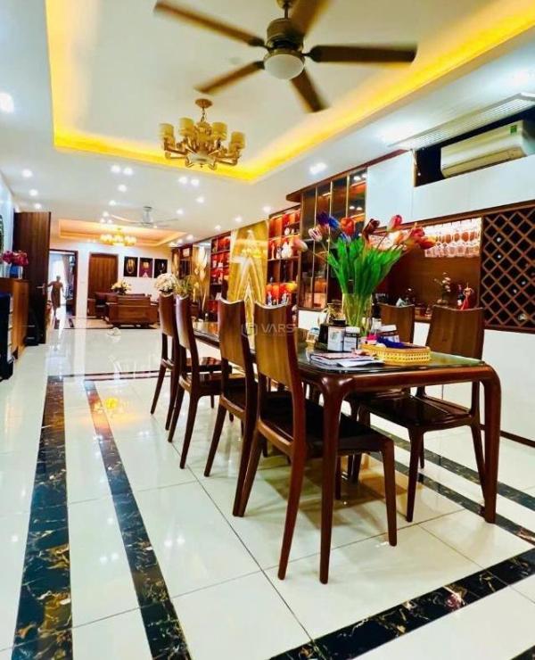 Siêu phẩm biệt thự mặt 🏣 phố hồng hà 246m2x7t - vườn thượng uyển kinh doanh đỉnh