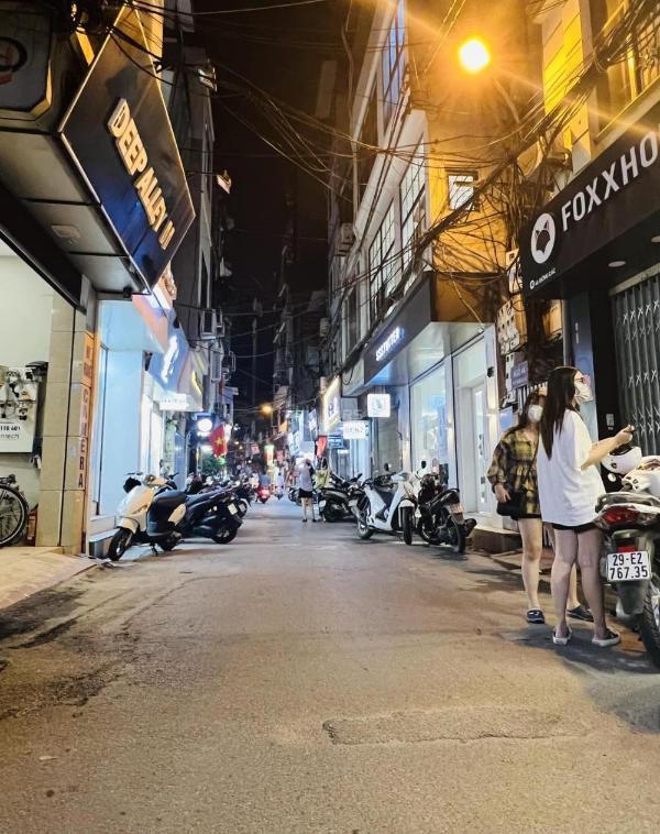Chủ cần bán Nhà mặt phố 100m²