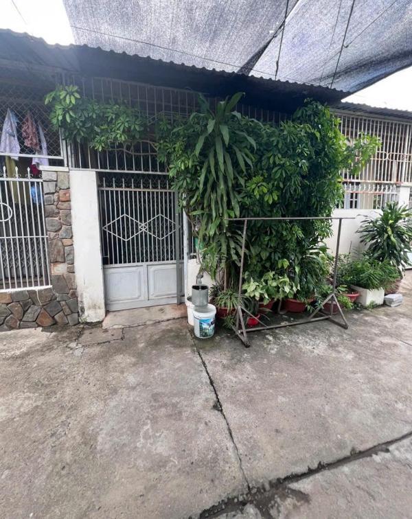 Bán 🏠 đất tặng nhà cấp 4 hẻm cao xuân huy ngay đường vào sân bay củ nha trang