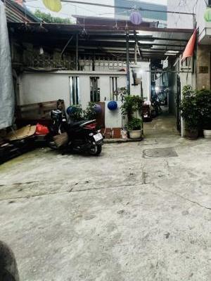Chủ cần bán Nhà mặt phố 200m²