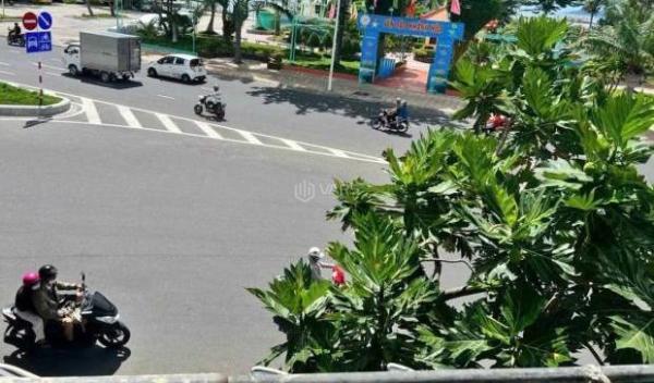 Cực hiếm. Bán nhà mặt tiền Đường Phạm Văn 🆘 Đồng ngay vòng xoay công viên Yến Sào ngang 7m