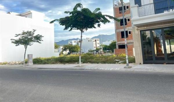 Bán Đất nền riêng lẻ 97m²
