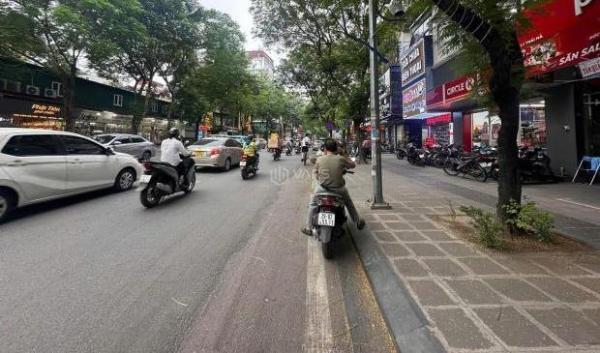 Bán Lô Góc Trần Phú - Lê Hoàn, TP Thanh Hoá, Cho Thuê 150 🏠 Tr/thg,Vỉa Hè 15m DT: 110m/40 Tỷ