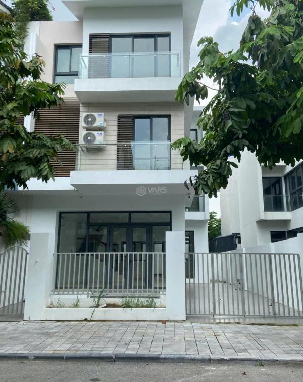 Cần cho thuê biệt thự dương nội 🏡 dt 210m .09863*****.