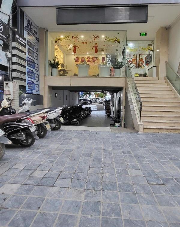 Bán tòa nhà tuyệt đẹp mặt phố cầu giấy, 130m 10 🏢 tầng có hầm, 2 mặt thoáng