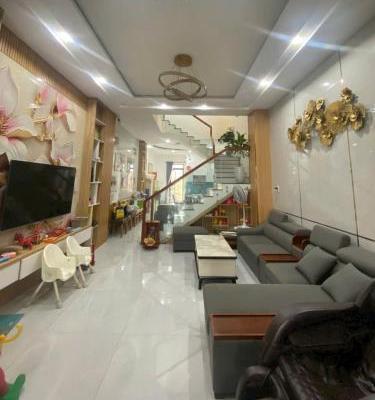 Bán Nhà mặt phố 90m²