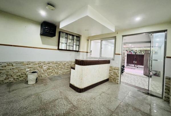 Bán nhà 🏤 lạc long quân 7 tầng, oto vào nhà, phù hợp làm căn hộ cho tây thuê