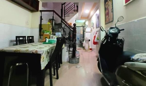 Bán Nhà Quận Phú Nhuận - Có Cửa Sau Thoát Hiểm - 30m² x 4 Tầng 🏣 - Sát Mặt Tiền - Hơn 6 Tỷ