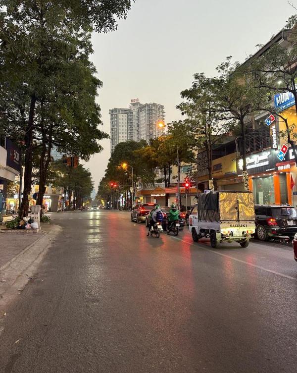 Trung hoà bán nhà phố 5 tầng - 🏘️ thang máy - vỉa hè - ô tô đỗ - kinh doanh tuyệt
