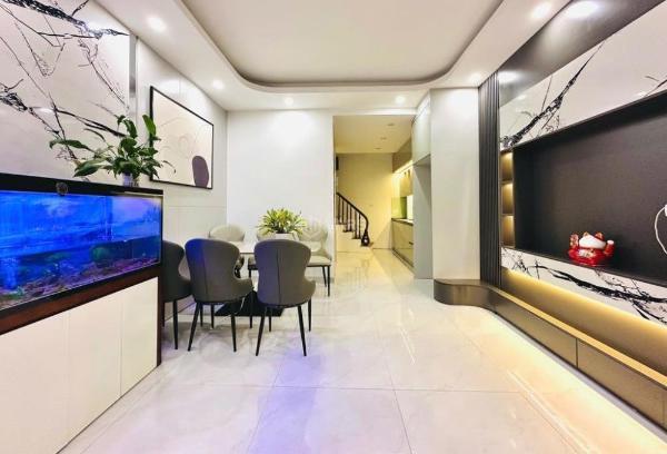 Nhà mới đẹp long lanh - 6 tầng thang máy 🏡 - tt đống đa - tặng nội thất - 9.8 tỷ