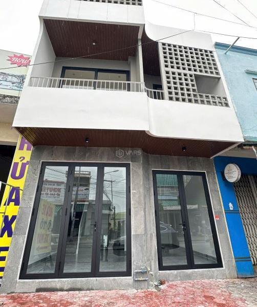 BÁN NHÀ 2 TẦNG MẶT TIỀN QUANG TRUNG GIÁ CHỈ 3.8 🏣 TỶ TRUNG TÂM QUẢNG NGÃI