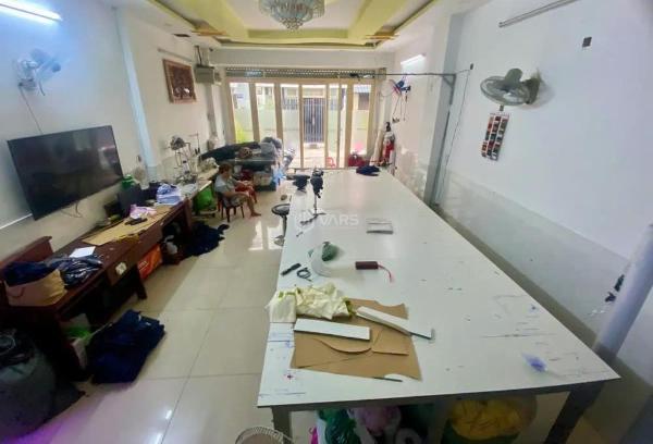 Cần bán Nhà trong hẻm 70m²