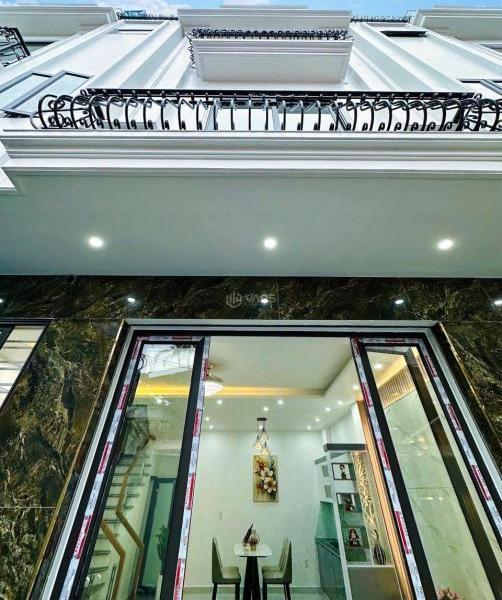 Nhà 3,5 tầng Phố Chợ Hàng,Bốt Tròn, Hải Phòng.Giá bán nhanh 3 tỷ 🏘️ 390 triệu