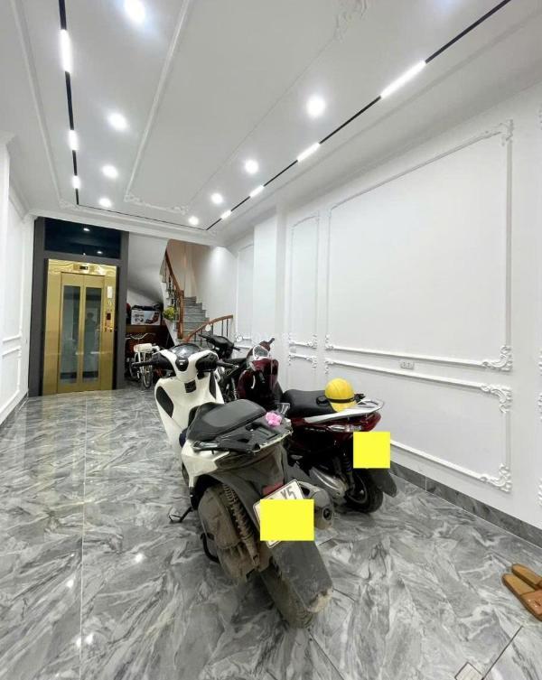 Cần bán Nhà trong hẻm 40m²