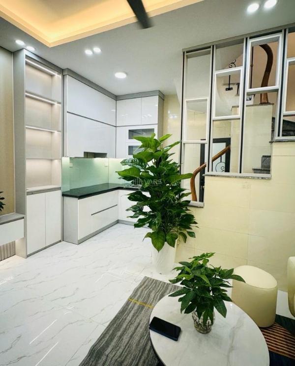 Hiếm có khó tìm - nhỉnh 4 tỷ sổ 🏦 đỏ riêng vuông đẹp - cách ô tô tránh 20m - 4 tần