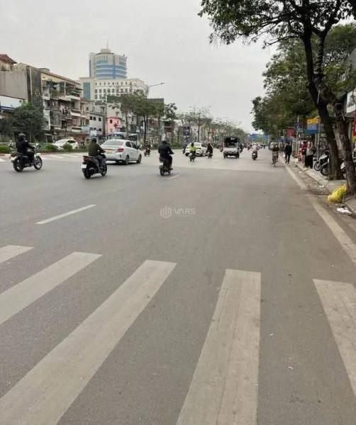 Chủ cần bán Nhà mặt phố 35m²