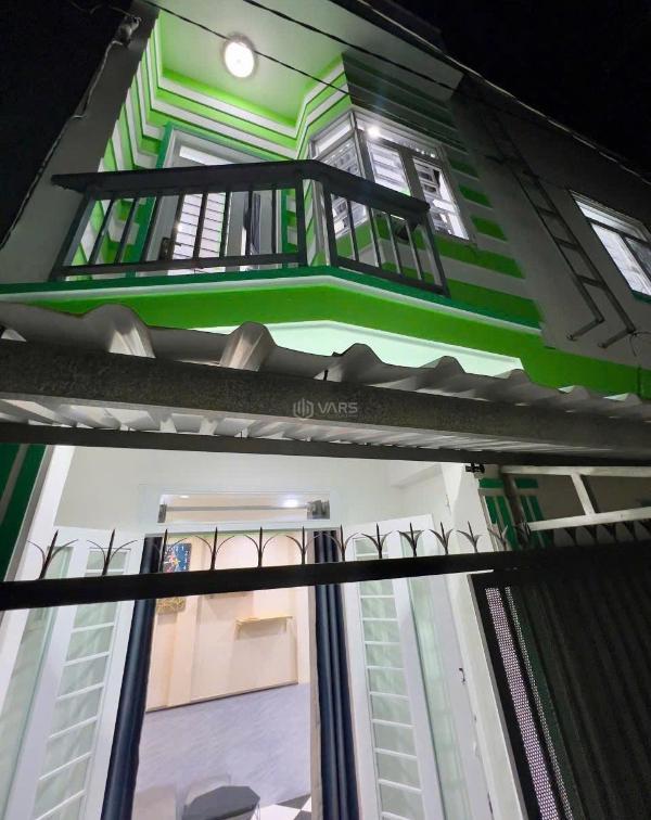 Bán nhà trệt lầu mới đẹp hẻm 311 nguyễn văn cừ 🏘️ giá 1,8 tỷ