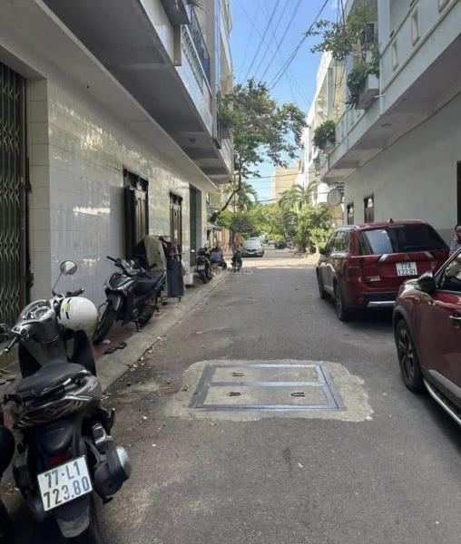 Chủ cho thuê Nhà mặt phố 90m²