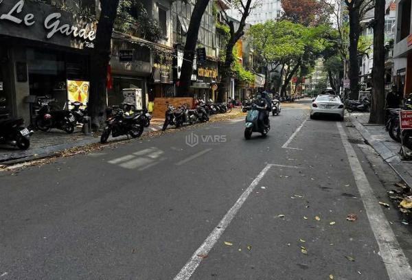 Cần bán Nhà mặt phố 90m²