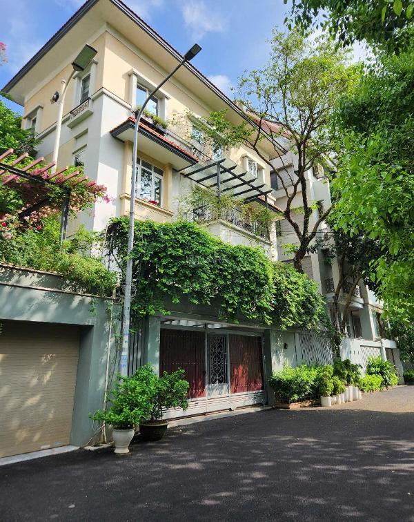 Bán biệt thự vip kđt mễ 🏣 trì hạ, nhà view vườn hoa thoáng đẹp , 140m2 giá 56 tỷ