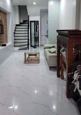 Cho thuê nhà mặt phố Thọ Lão, Hai Bà trưng, 35m2, 3 tầng, tông 🏢 sàn, 18tr