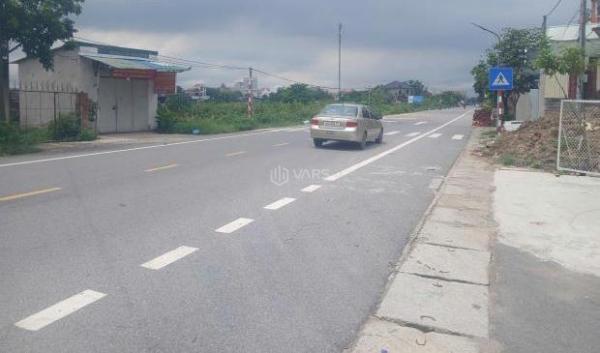 Bán nhà 3 tầng trên đất 🏬 phân lô 125m2 vị trí trung tâm hành chính mới xã Lạc Đạo