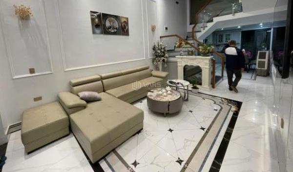 Cho thuê nhà 🏘️ Văn Cao, DT: 76m2 x 4 tầng, 4 ngủ khép kín.