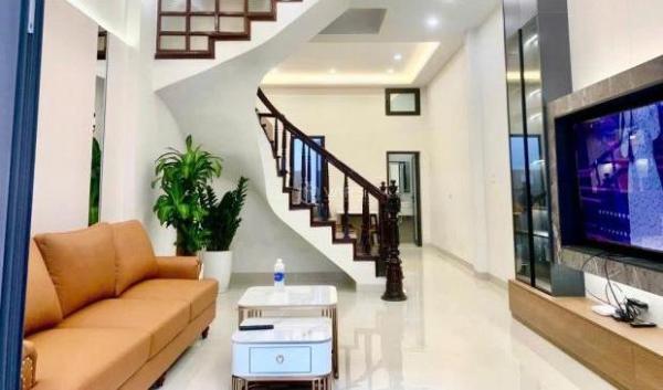 NHÀ ĐẸP CỔ NHUẾ - LÔ ĐẤT VUÔNG ĐẸP - 🏡 GẦN NHIỀU TRƯỜNG ĐẠI HỌC