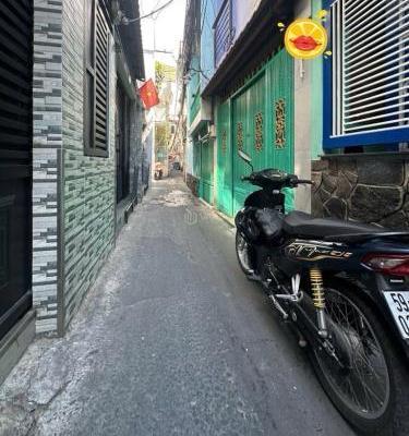 Bán nhà Đoàn Văn Bơ, 24m2; 3 tầng; 2PN; 5 phút đến Quận 1; sổ ☘ hồng