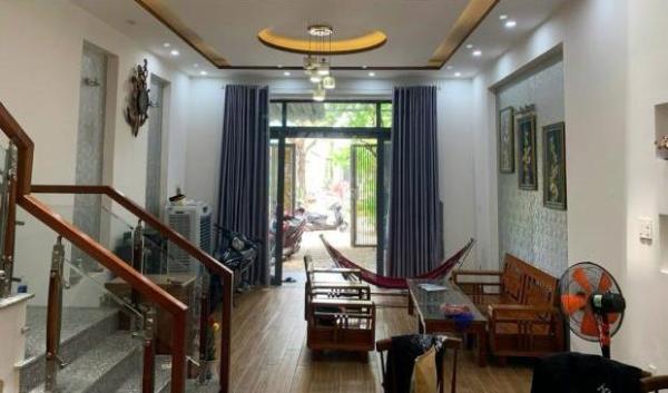 Bán Nhà mặt phố 100m²