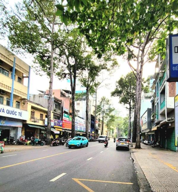 Bán nhà mặt tiền nguyễn chí thanh quận 10 - 🏡 54m² - 4 tầng - kinh doanh - cho thu