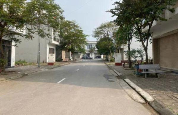 Chủ cần bán Nhà mặt phố 100m²