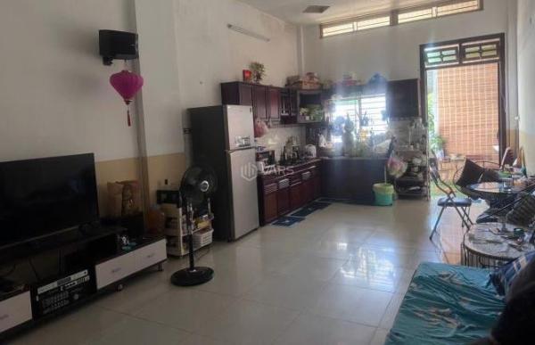 Bán Nhà mặt phố 141m²