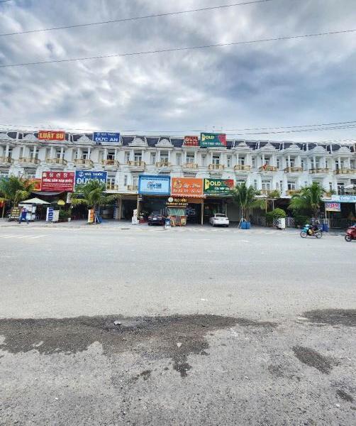 Bán Nhà mặt phố 71m²